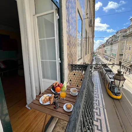 Apartamento Com Varanda E Vista No Centro De *